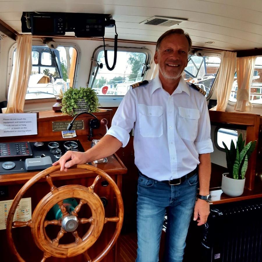 Motor Yacht Almaz Hotel Amsterdam Exterior photo